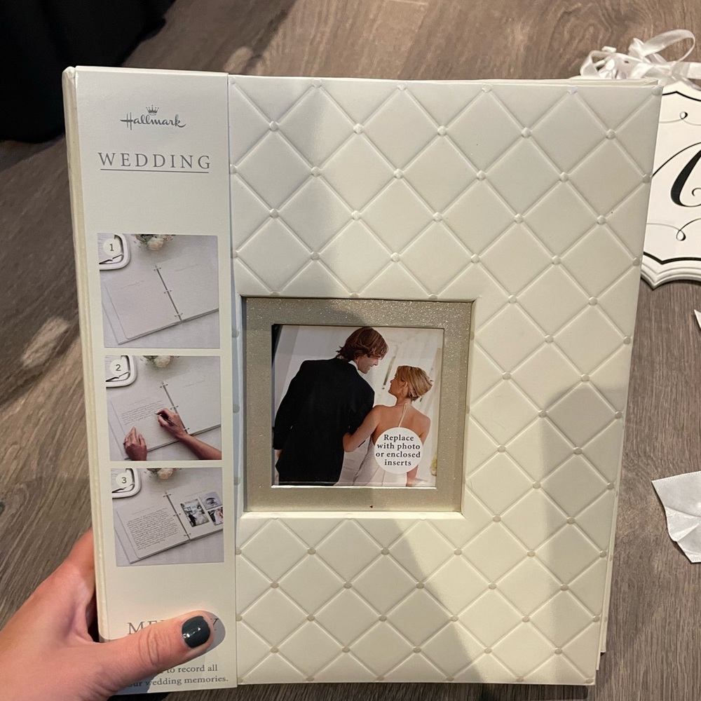 Wedding Items - Picture 5 of 5